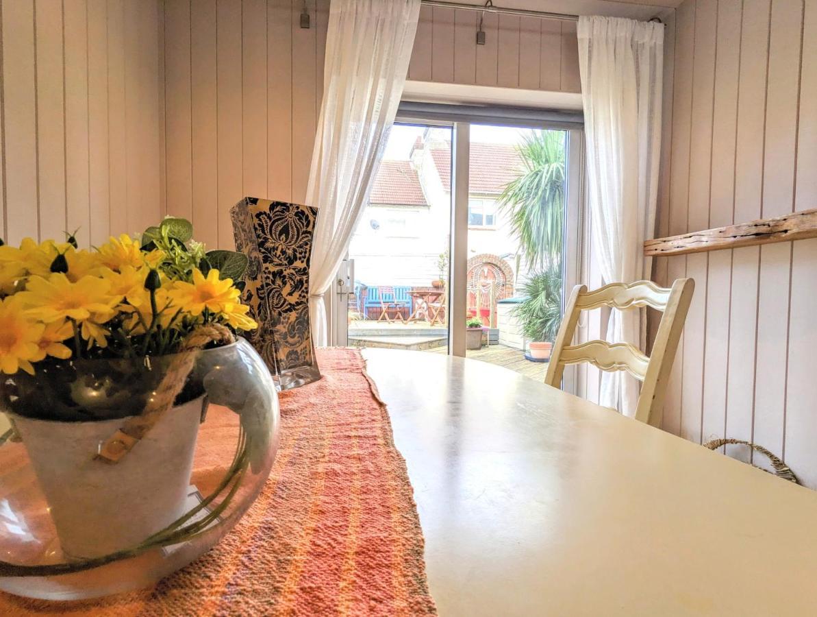 Stunning 4Br House With Free Parking - By Innit برايتون المظهر الخارجي الصورة